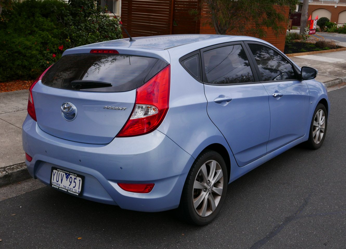 Hyundai Accent technical specifications and fuel economy